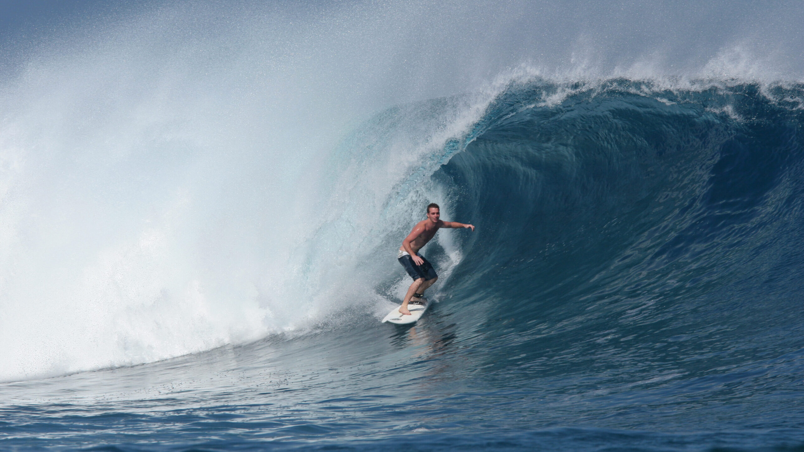 Surfer in barrel at Frigate's