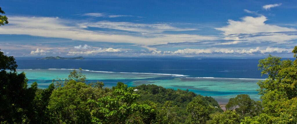 Ocean in front of Waidroka Bay Resort