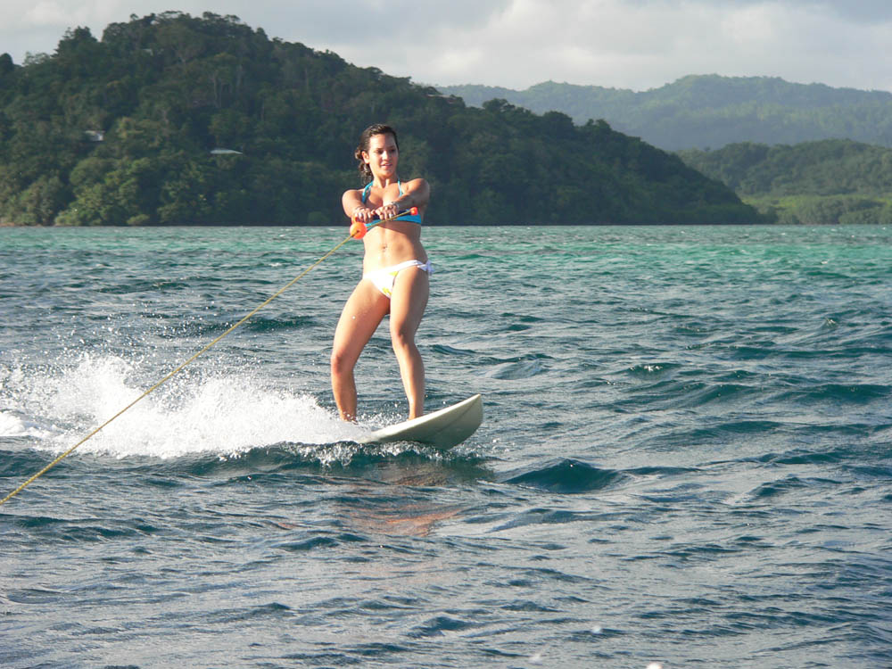 Skurfing in Waidroka Bay